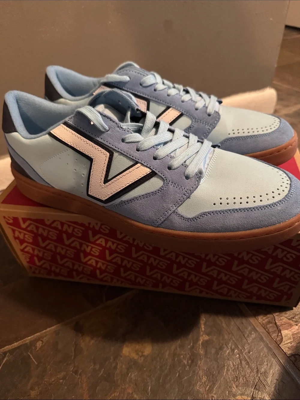 Lightly worn men’s Vans Lowland 2.0 Sneakers in heritage blue/gum
